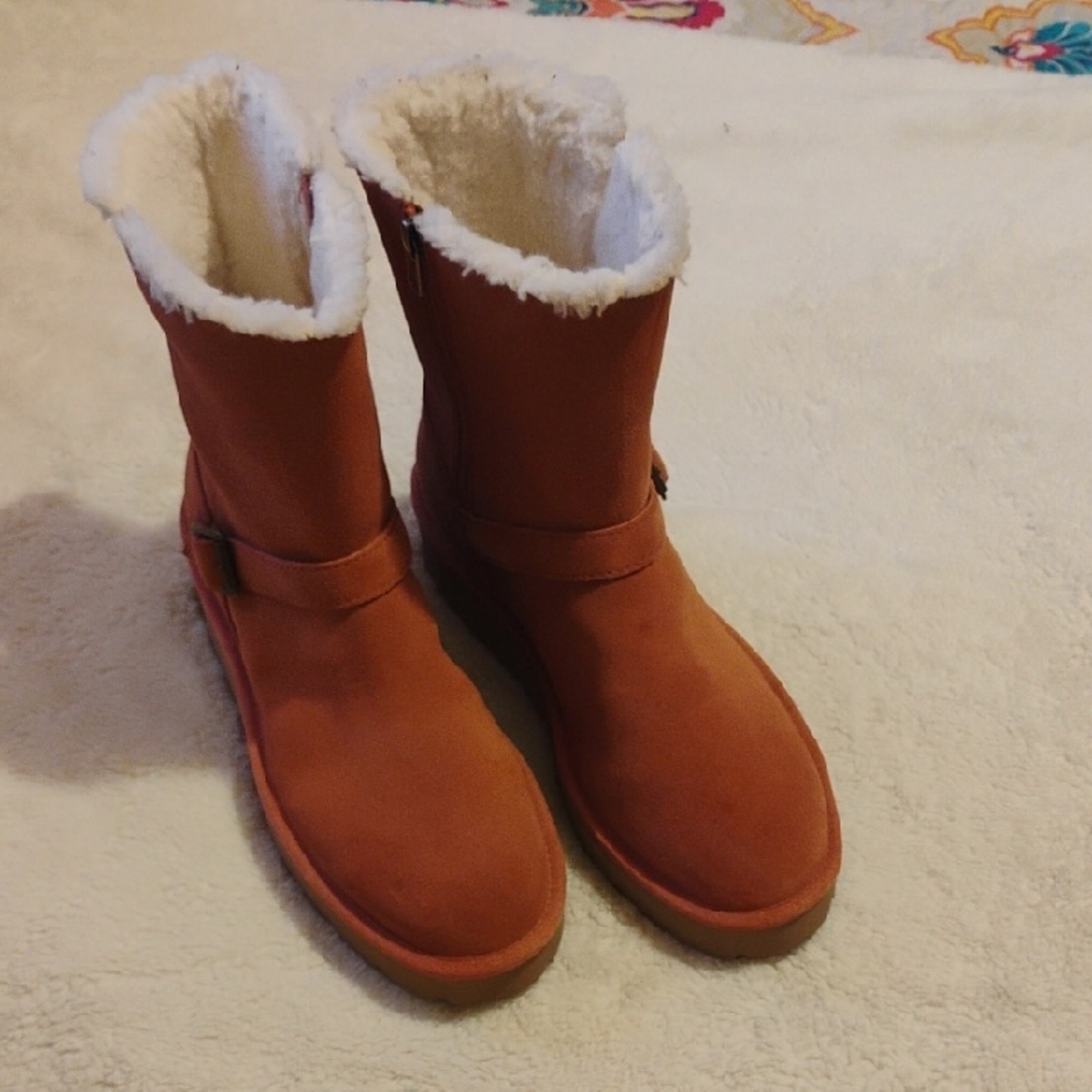 Koolaburra Chestnut Shearling Boots